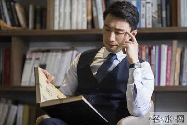 一定要大量读书：长脑子最快的方法就是狂读政治、经济、历史的书