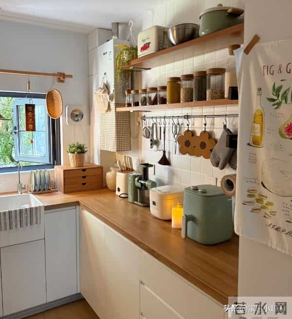 厨房吊柜“正退出”中国家庭?看看年轻人的做法,高级又实用