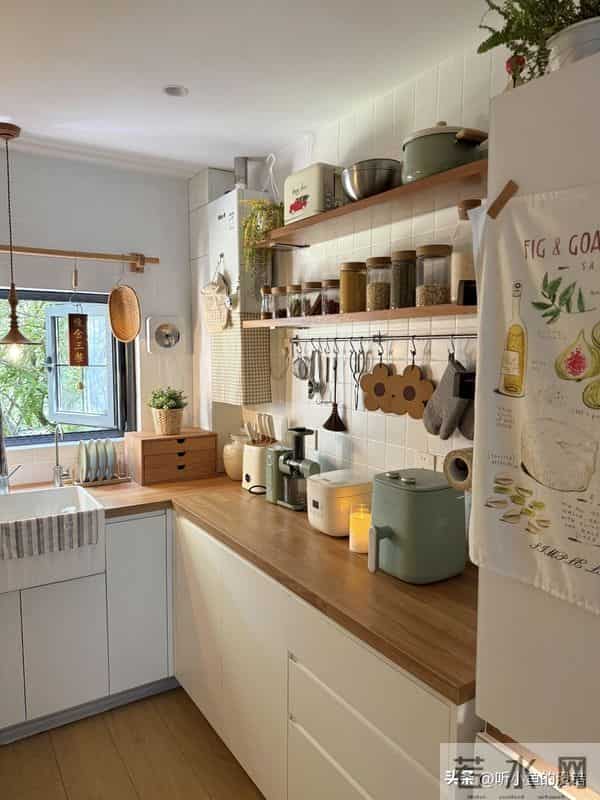 厨房吊柜正被年轻人抛弃？5个替代方案，收纳实用还显大