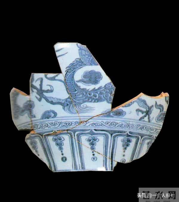 流传有序的元末至明洪武 青花云龙纹玉壶春瓶｜京古2025秋拍