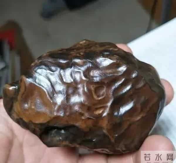 路上捡到这7种石头,千万不要扔,说不定它就值一套房