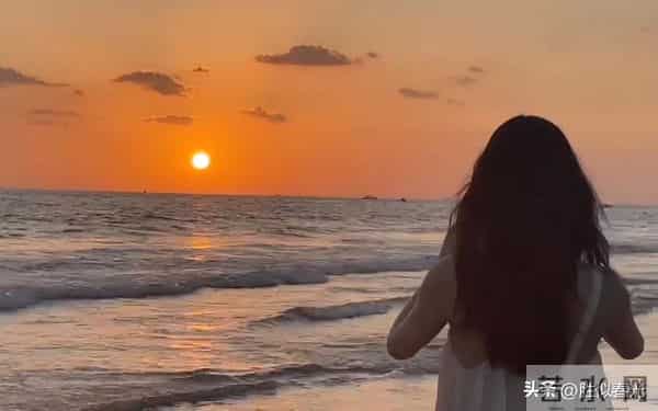 一定要大量读书：长脑子最快的方法就是狂读政治、经济、历史的书