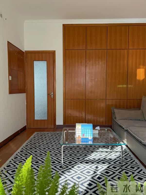 卖掉高层32楼,搬回老小区“步梯房”入住一年后发现,差距太明显