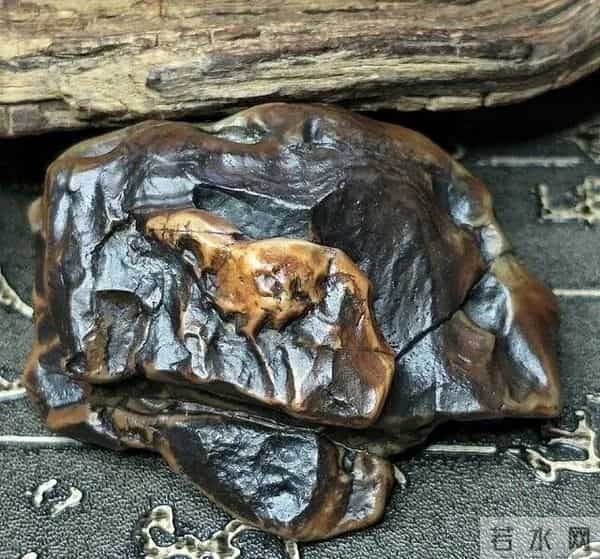 路上捡到这7种石头,千万不要扔,说不定它就值一套房