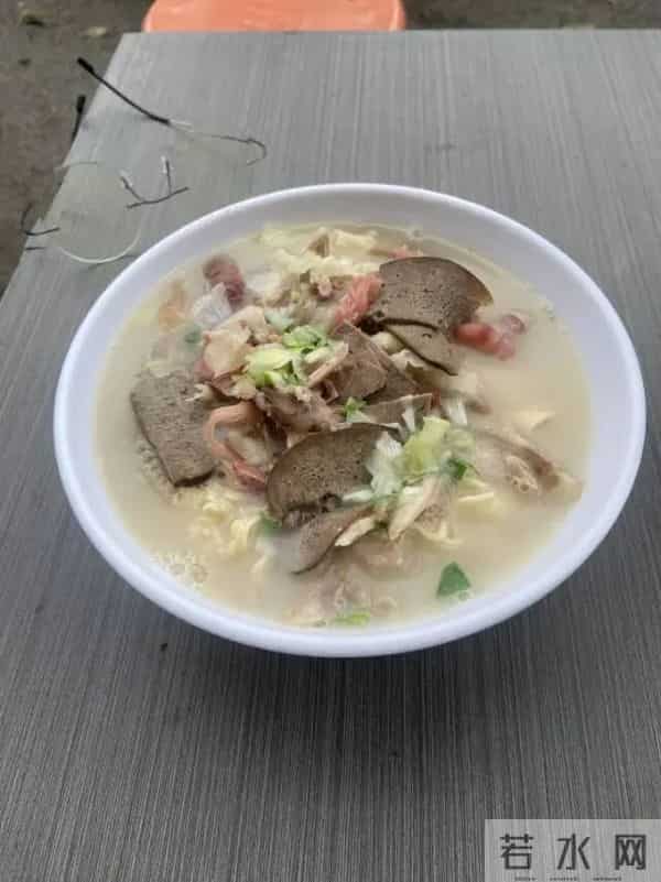 我在1990年入伍,那年评功,连长和指导员为转业干部吵红了脸