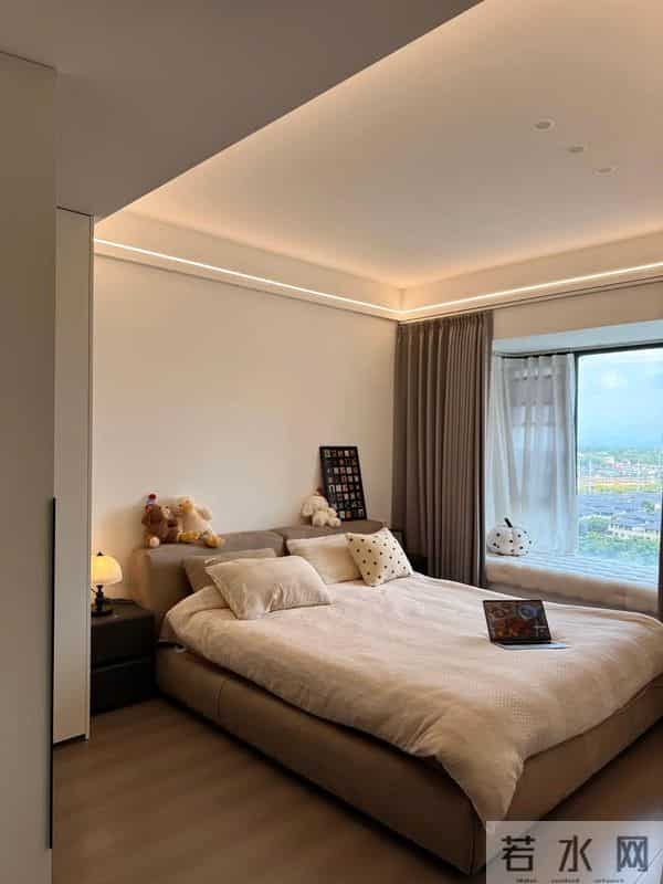 卖掉高层33楼，搬回老小区“步梯房”，入住一年后发现，差距太大