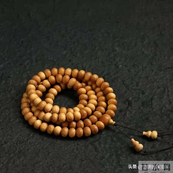 8种公认被严重高估的文玩手串：量大说稀缺，本低价高，名不副实