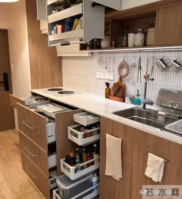 厨房吊柜“正退出”中国家庭?看看年轻人的做法,高级又实用