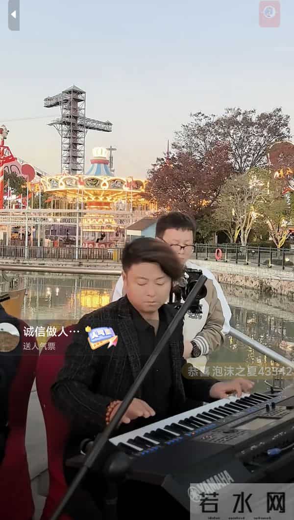 西北秦腔炸场上海!安万剧院一天刷爆3大地标,非遗碰撞魔都,绝