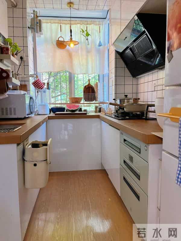 卖掉高层32楼,搬回老小区“步梯房”入住一年后发现,差距太明显