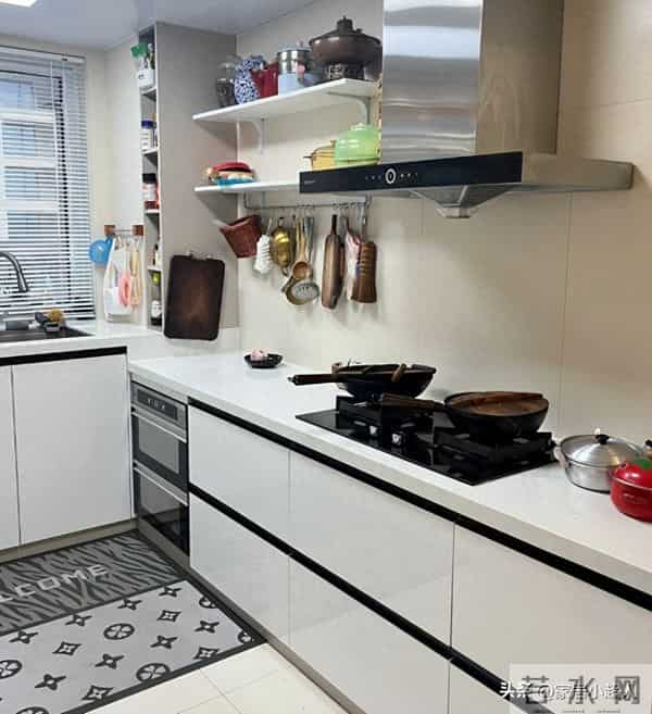 厨房吊柜“正退出”中国家庭?看看年轻人的做法,高级又实用