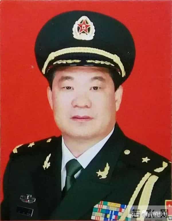 王学伟:赞李太忠将军(七律二首)