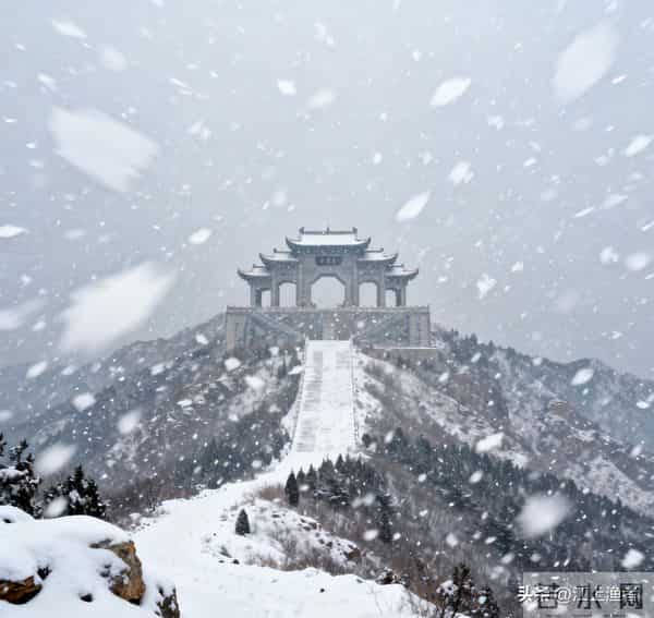 大雪诗吟23首:凄凄岁暮风,翳翳经日雪。倾耳无希声,在目皓已洁