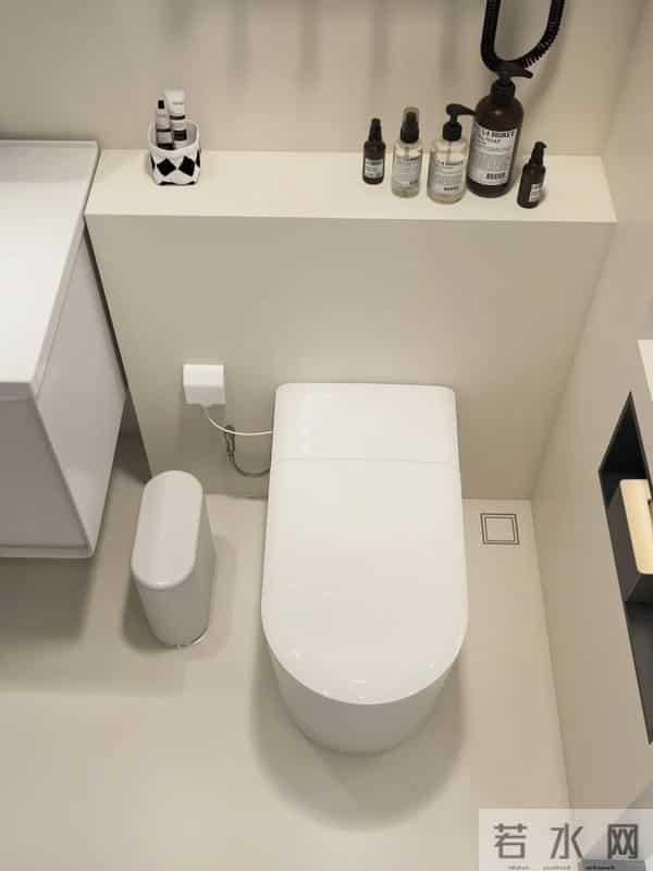 上完厕所马桶盖是打开还是关上?很多人都不知道,难怪家里臭臭的