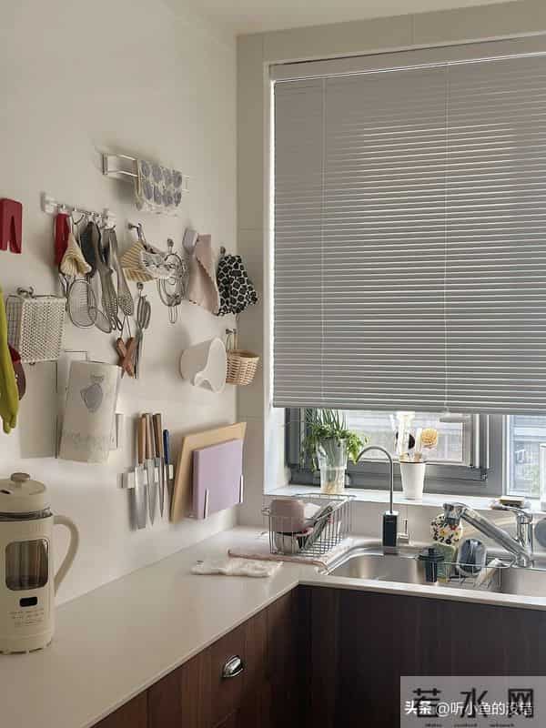 厨房吊柜正被年轻人抛弃？5个替代方案，收纳实用还显大