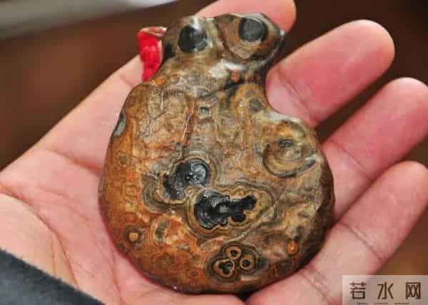 路上捡到这7种石头,千万不要扔,说不定它就值一套房