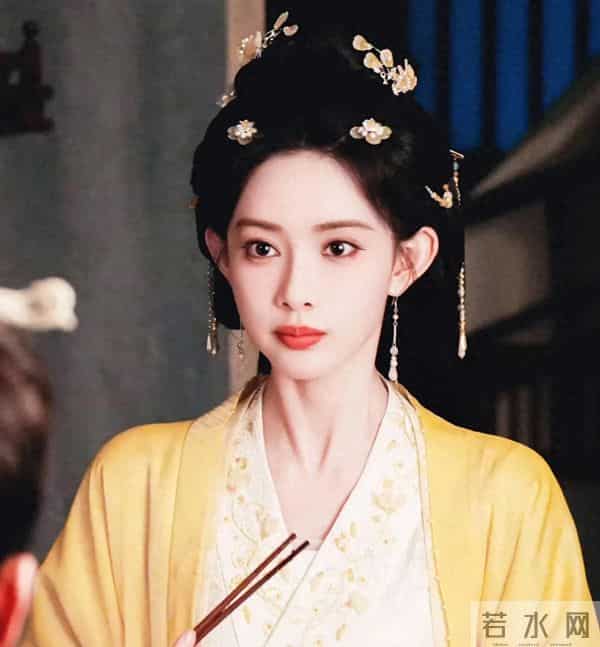 成婚三年发现族谱上夫君的正妻是别人,我转身嫁皇帝