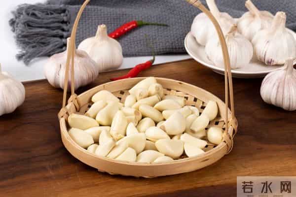 明日下元节,记得:2样不上桌,3样端上桌,解厄除困,平安迎新年