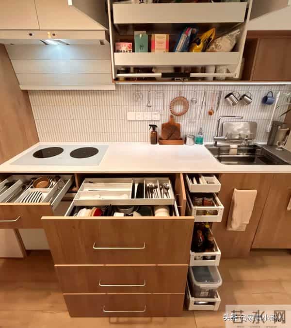 厨房吊柜“正退出”中国家庭?看看年轻人的做法,高级又实用