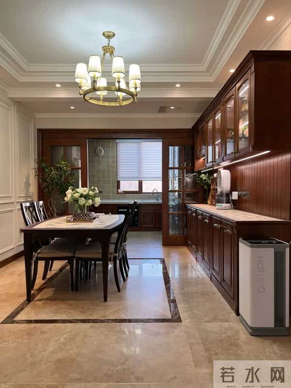 卖掉高层33楼，搬回老小区“步梯房”，入住一年后发现，差距太大