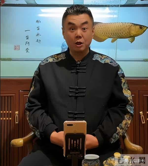 各凭本事吃饭!郭德纲师兄哭诉相声园子倒闭,德云社凭啥一家独大