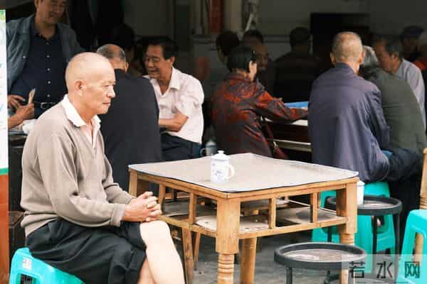 五十多岁的70后，如果没有特殊经济困难，不要用时间和体力换钱了