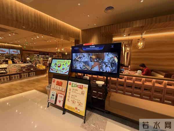 西贝装摄像头，员工累到冒汗，顾客却说这钱花得值