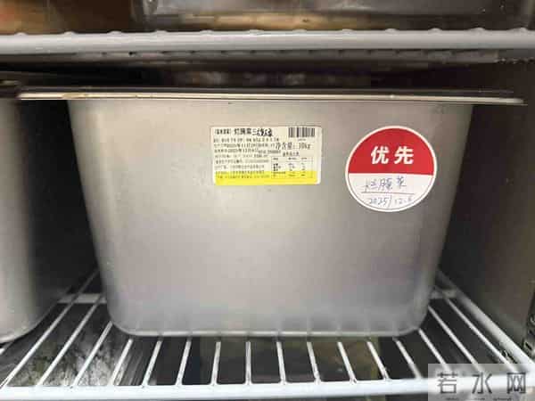 西贝装摄像头，员工累到冒汗，顾客却说这钱花得值