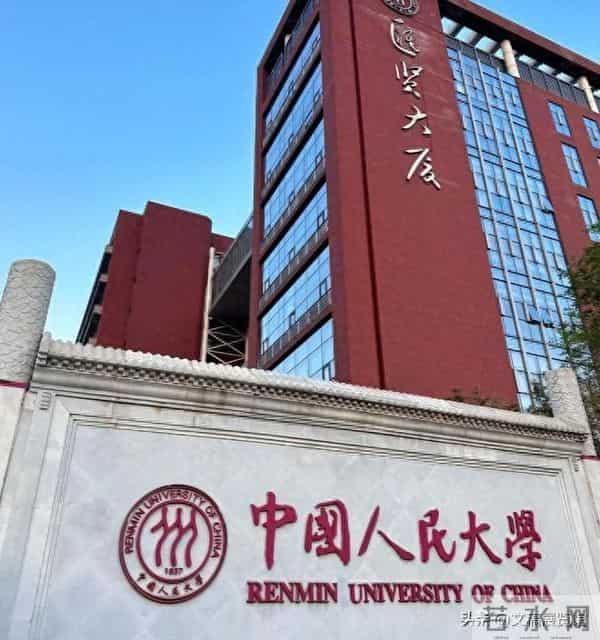 就业难是伪命题？顶尖文科生拿 35 万年薪，关键在这两点