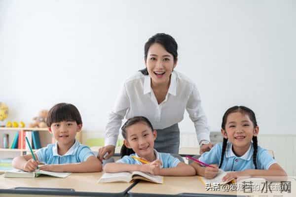 深圳小学在编教师：年薪30万？成本与压力实测