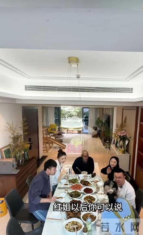 保姆大姐会开车懂英语，雇主抢着要，实际相处后却大反转