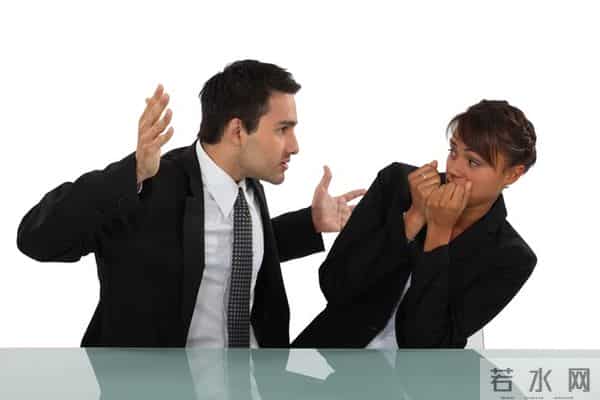 公司把怀孕2个月的女员工炒了，闹得不可开交，最后公司大出血