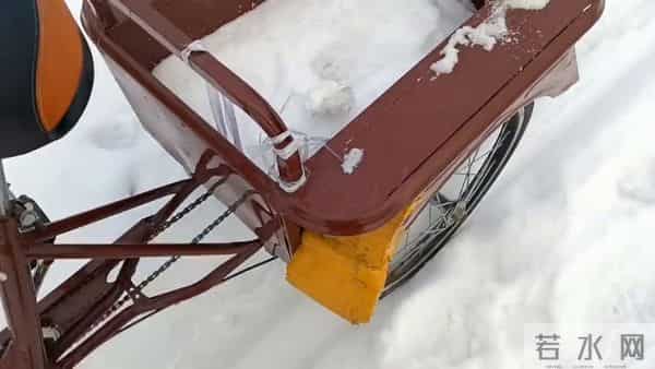 还差5度就零下40度了,冻的人全跑了,市场上一个卖菜的都没了