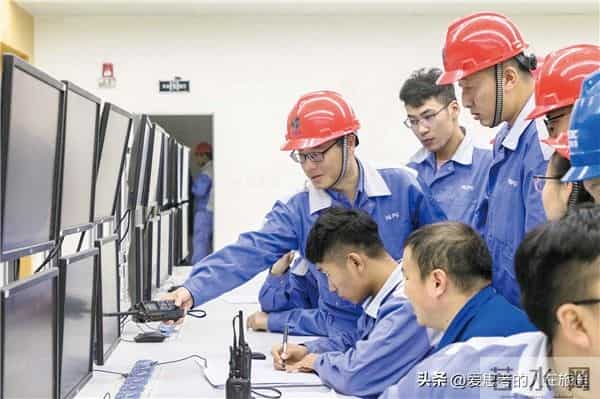 国企20年经验：这3类人稳到退休，数据说透差距