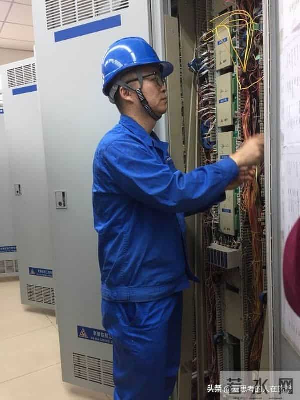 西安交大硕士进小电厂3月离职:普通人饭碗真要被抢?