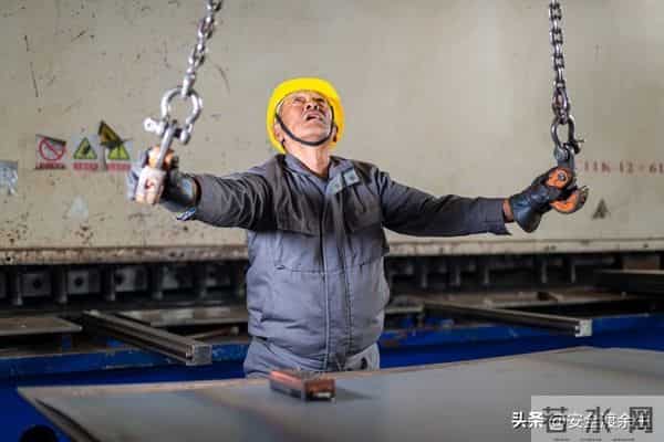 安全管理，需要从根源上消除那些推动员工违章的“无形之手”。