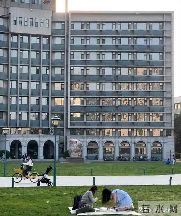 就业难是伪命题？顶尖文科生拿 35 万年薪，关键在这两点