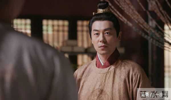 《大生意人》直到白依梅跪求古平原做自己孩子父亲,才知,她多狠