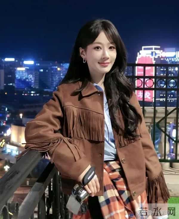 演都不演了！杨紫官宣喜讯才6天，恶心的事发生了，个个戳她心窝