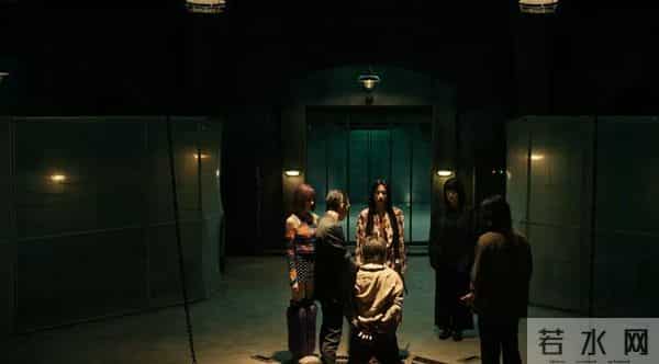 枭起青壤：李月英帮了炎拓，但她不是好人，她想看到人形枭的败亡