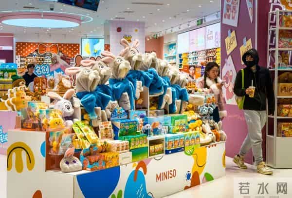 追《疯狂动物城2》，买到快破产！