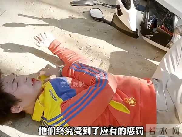 阳光洒下的瞬间，他眼神中的故事，谁懂？