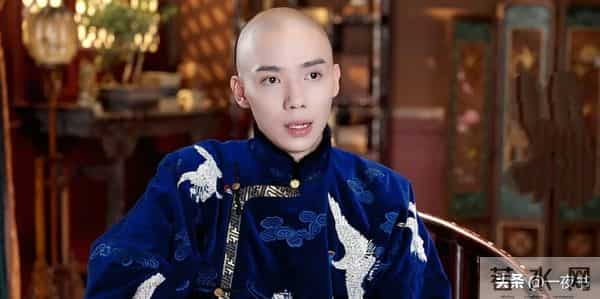 《大生意人》直到白依梅跪求古平原做自己孩子父亲,才知,她多狠