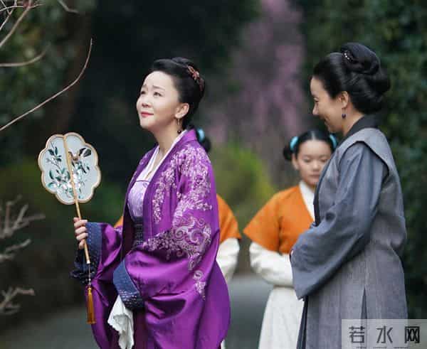 知否：明兰拆洗匾额时发现，老侯爷的原配竟是她亲姐姐的陪嫁丫鬟