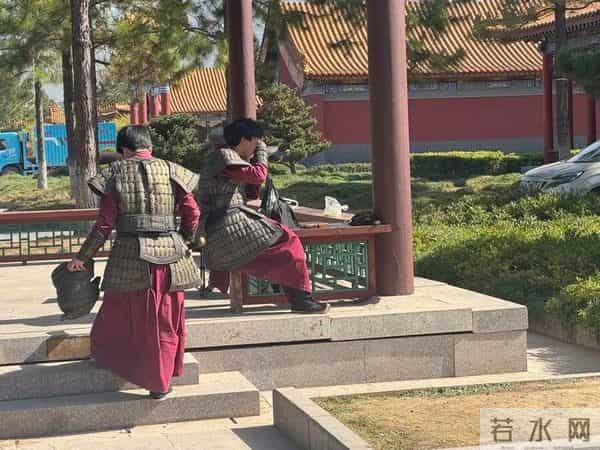 一年5000个总裁被下药、3000个女主走错房间！当“复制粘贴”失灵，微短剧的下半场拼的是什么？