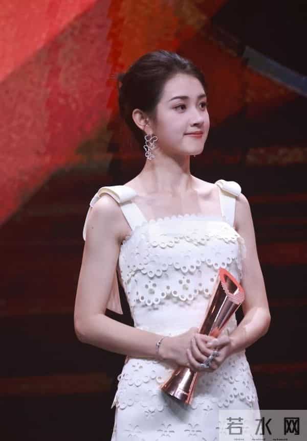 这几年短剧市场火得挺快，尤其是红果平台的热度一直在飙升。