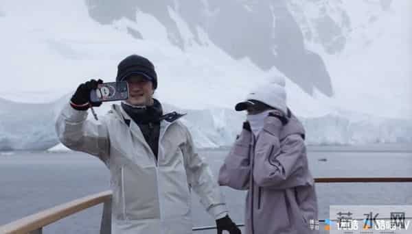 吴京在南极和郭帆视频对话，透露《流浪地球3》有南极的部分