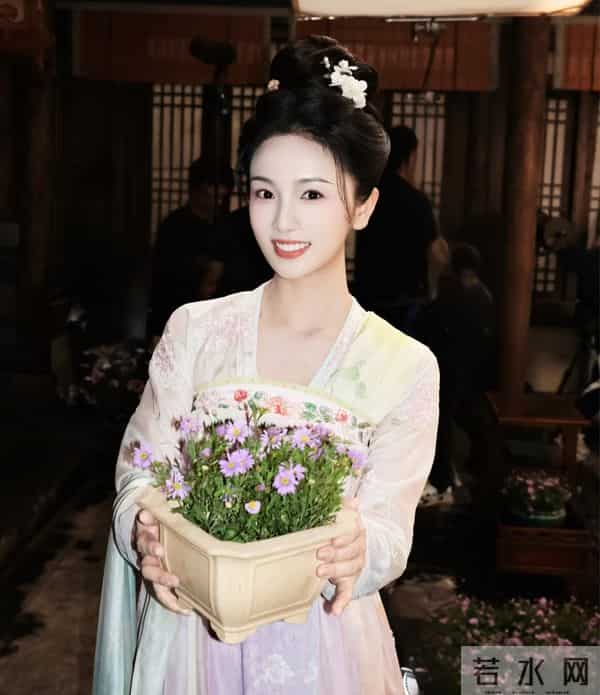 难怪看《唐诡》中的他眼熟,原来是我们的童年男神尔泰啊!