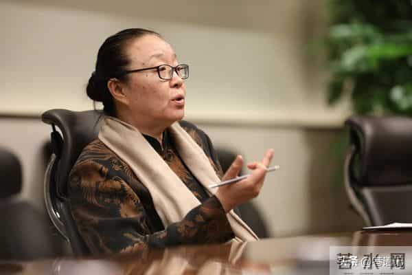 《出走的决心》和《热辣滚烫》,去年最好的两部女性电影