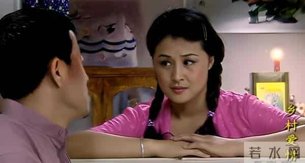 “长贵”王小宝缅怀搭当于月仙。好多年了,总是挥之不去。